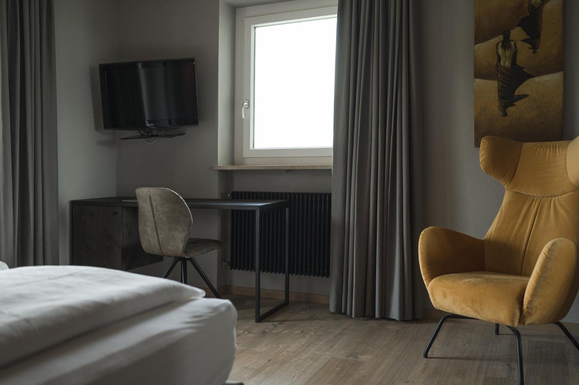 Haus Artus Aparthotel Schenna Buitenkant foto
