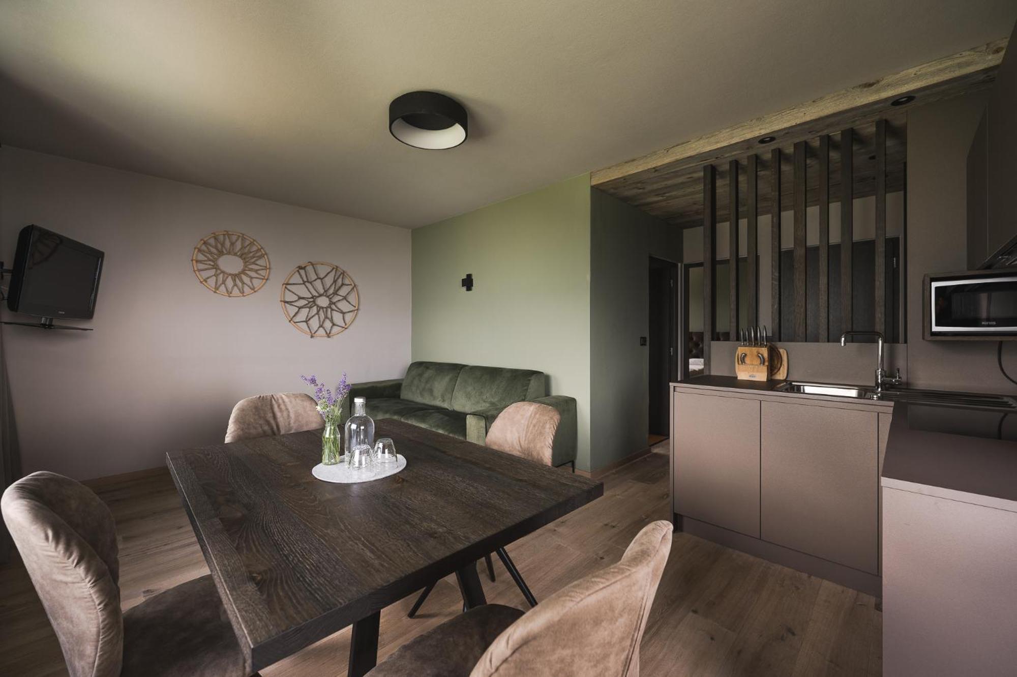 Haus Artus Aparthotel Schenna Buitenkant foto