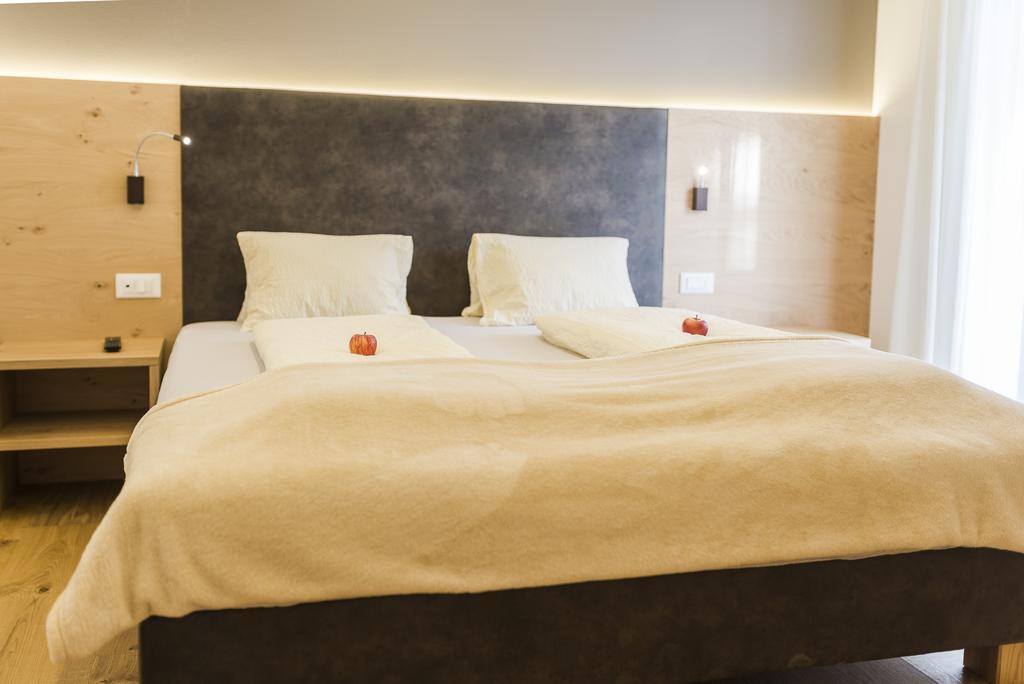 Haus Artus Aparthotel Schenna Buitenkant foto